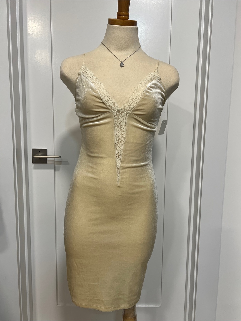 Cream Lace-Trim stretch velvet Slip Dress